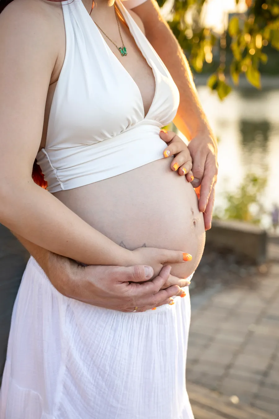 Maternity photoshoot on the beach — páros fotózás, Budapest — Gáspár Enikő Photography