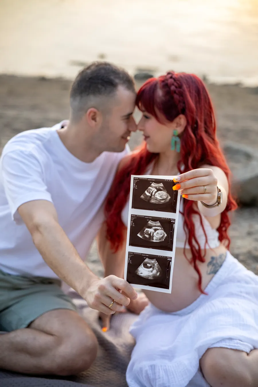 Maternity photoshoot on the beach — páros fotózás, Budapest — Gáspár Enikő Photography