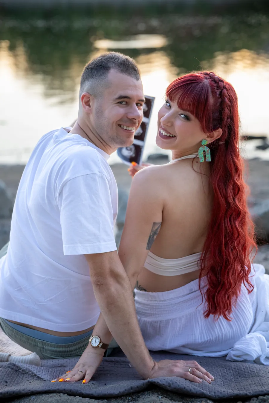 Maternity photoshoot on the beach — páros fotózás, Budapest — Gáspár Enikő Photography