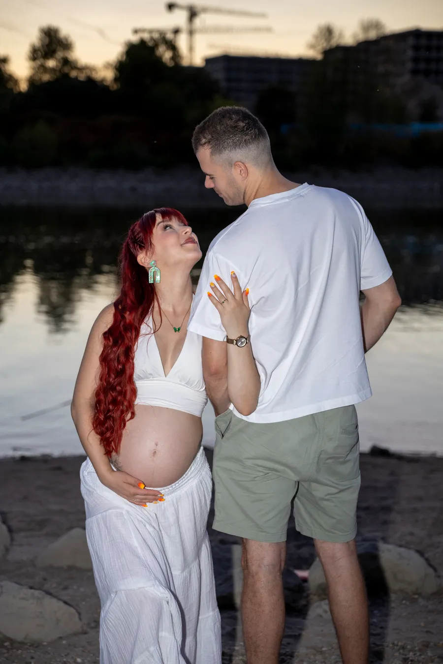Maternity photoshoot on the beach — páros fotózás, Budapest — Gáspár Enikő Photography