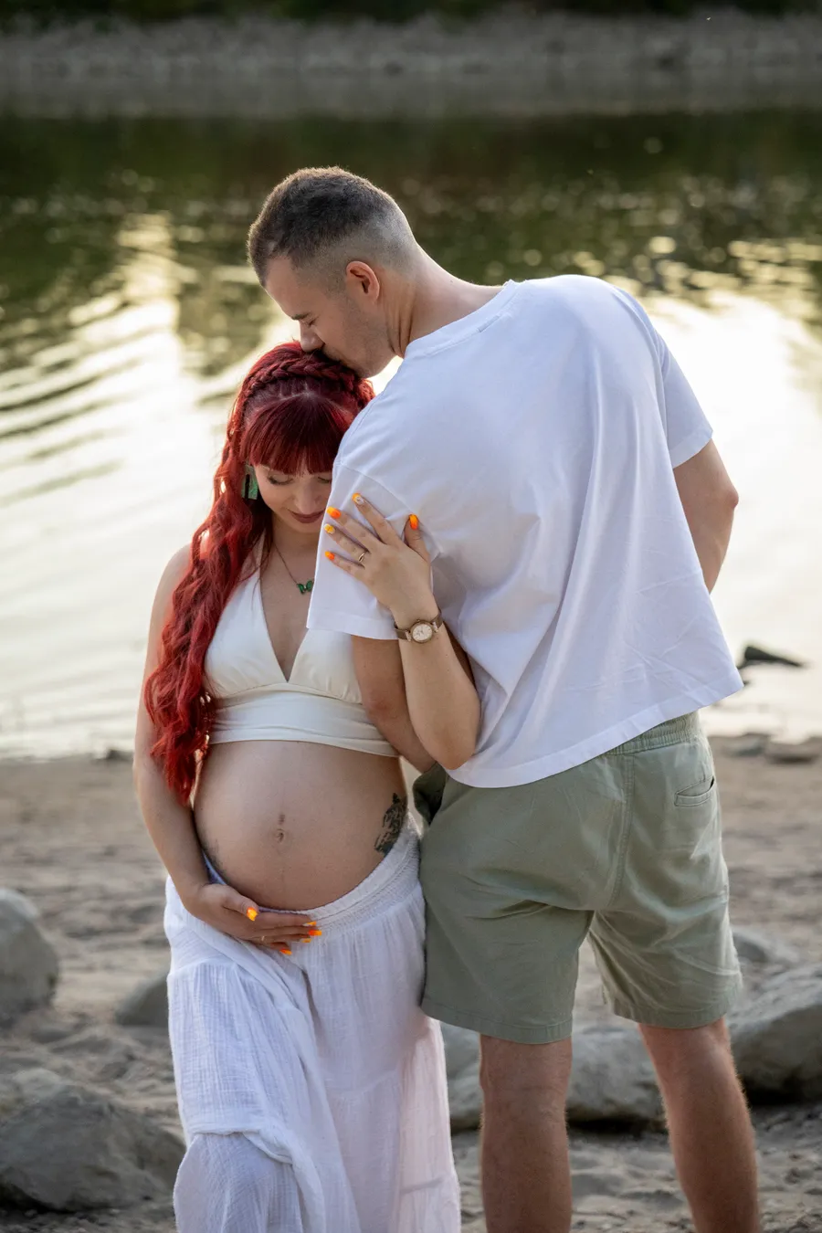Maternity photoshoot on the beach — páros fotózás, Budapest — Gáspár Enikő Photography