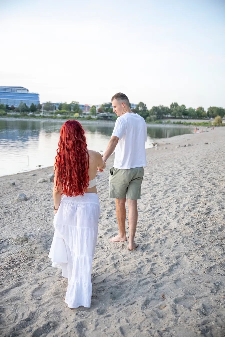 Maternity photoshoot on the beach — páros fotózás, Budapest — Gáspár Enikő Photography