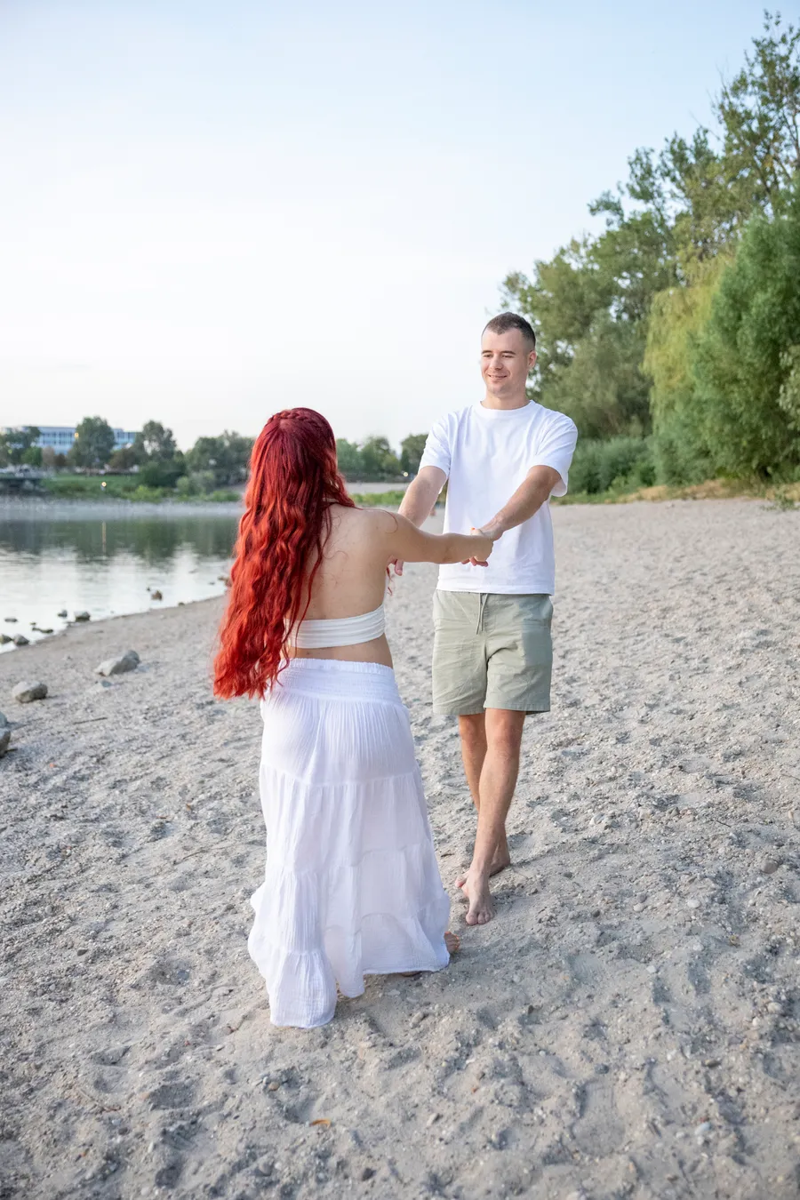 Maternity photoshoot on the beach — páros fotózás, Budapest — Gáspár Enikő Photography